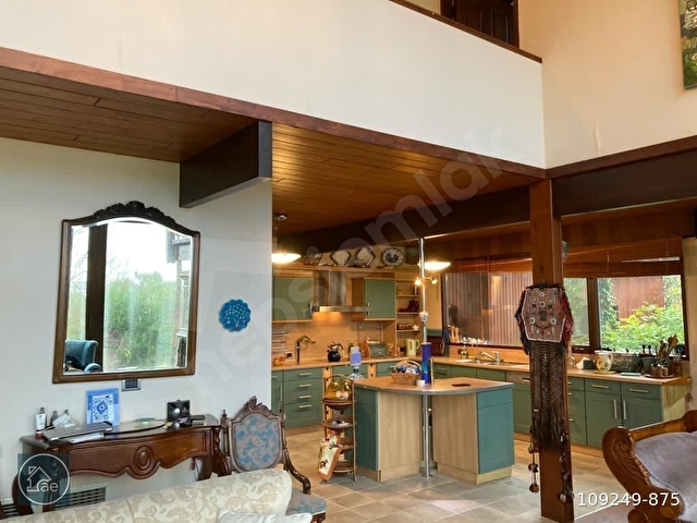 Durusu Park Evlerinde 5+2 Eşyalı Galerili Havuzlu Bahçeli Villa - Görsel 11