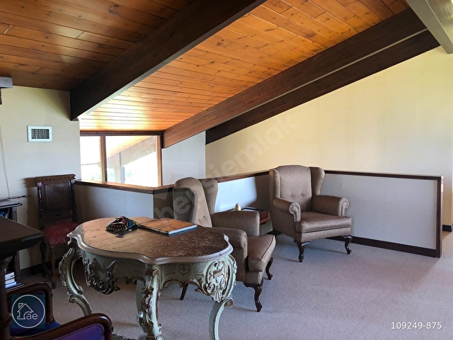 Durusu Park Evlerinde 5+2 Eşyalı Galerili Havuzlu Bahçeli Villa - Görsel 15