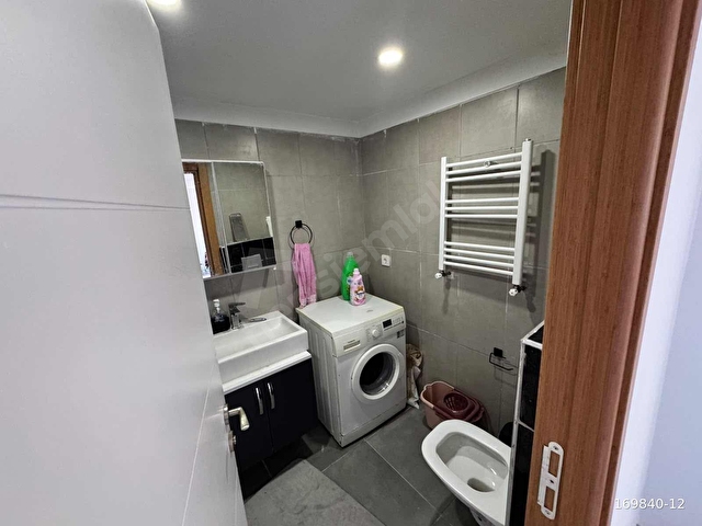 Hayatpark 1 de balkonlu 1+1 eşyalı daire - Görsel 6