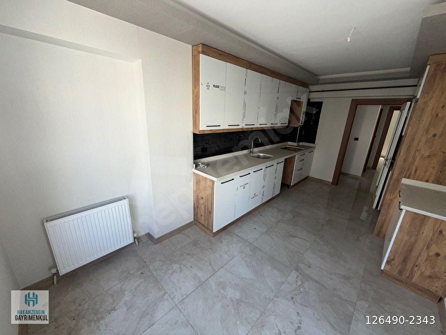 AKŞEMSETTİN MAHDE 3+1 ARA KATTA OTURUMA HAZIR SIFIR DAİRE..... - Görsel 8