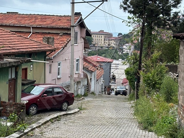 ZONGULDAK KARAELMAS mah.de İLGONEMLAKtan 2+1 BAKIMLI SOBALI DAİRE