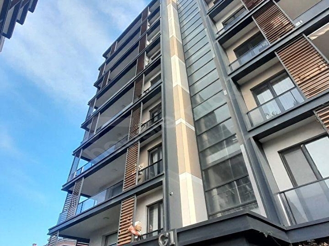 Küçükçekmece  cennet koruda satılık daire full göl manzaralı - Görsel 3