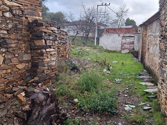BAYINDIR SÖĞÜTÖREN KÖYÜNDE 280m2 ARSADA 2 KATLI TAŞ KÖY EVİMİZ SATILIKTIR - Görsel 4