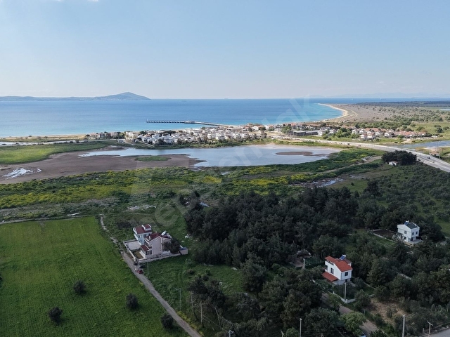GEYİKLİ SAHİLDE DENİZ MANZARALI FIRSAT ARSA - Görsel 11