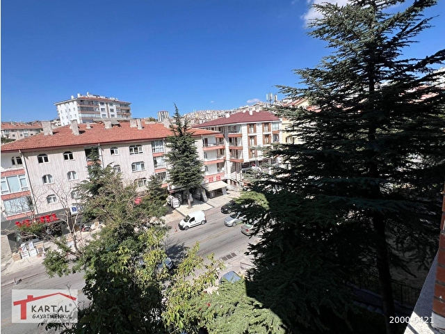 ETLİK YUNUS EMRE CADDESİ ÜZERİNDE ARA KAT EŞYALI - Görsel 25