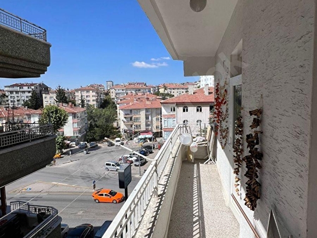 ETLİK YUNUS EMRE CADDESİ ÜZERİNDE ARA KAT EŞYALI - Görsel 23