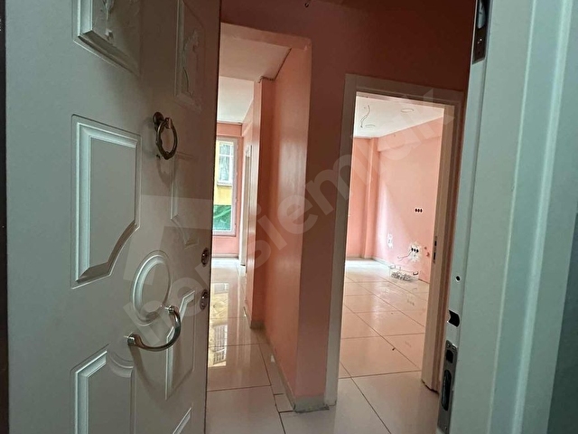 BUĞRADAN NİŞANTAŞI RUMELİ CD. ÜZERİNDE 1+1 KÜÇÜK OFİS KATI