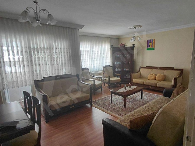 CADDE ÜZERİ MERKEZDE KİRALIK EŞYALI 2+1 DAİRE VİRA GAYRİMENKUL - Görsel 2