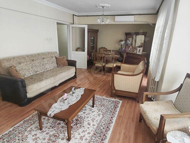 CADDE ÜZERİ MERKEZDE KİRALIK EŞYALI 2+1 DAİRE VİRA GAYRİMENKUL