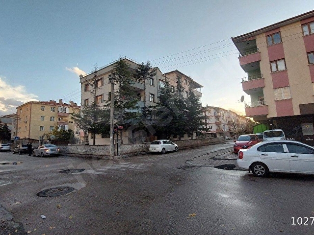 AKŞEMSETTİNDE ÖNÜ AÇIK YOL CEPHE 5+1 BOŞ KAPALI TERASLI DUBLEKS - Görsel 3