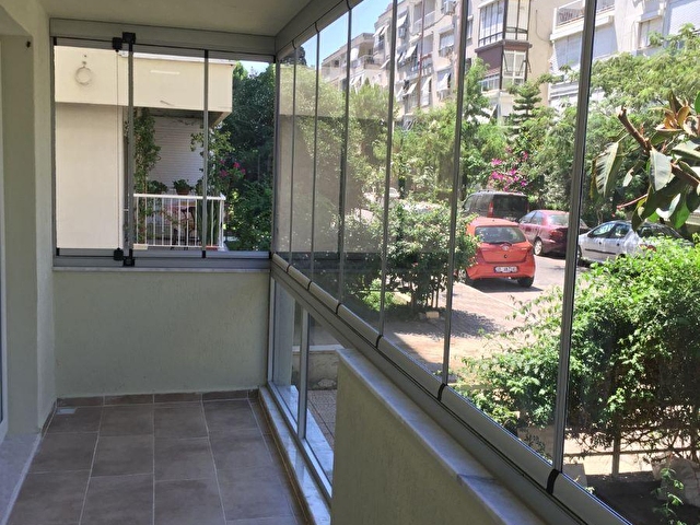 Izmir Karsiyaka Bostanli Da Bakimli Kose Daire 3825 1841 Hurriyet Emlak
