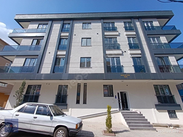 SANCAKTEPEDE METROYA ve RİNGS AVMYE KOMŞU SATILIK 3+2 DAİRE