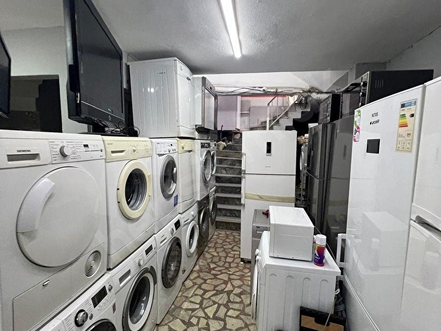 Üsküdar Merkezde Tabela Değeri Yüksek 70 m² Yatırımlık İşyeri