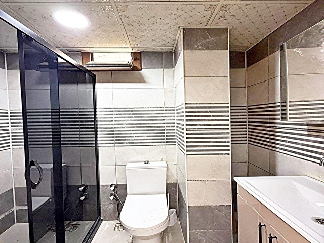 GÜZELYURT METROBÜSÜN DİBİNDE TEMİZ FERAH SORUNSUZ SATILIK DAİRE - Görsel 9