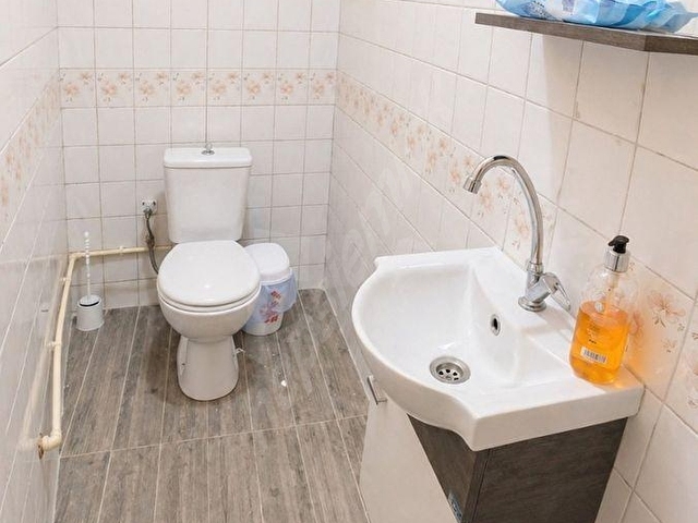 Ayvalık Merkezde 2+1 ve 3+1 Kullanımlı 3 Katlı Bina - Görsel 7