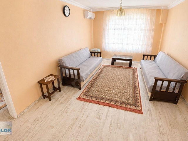Ayvalık Merkezde 2+1 ve 3+1 Kullanımlı 3 Katlı Bina - Görsel 8