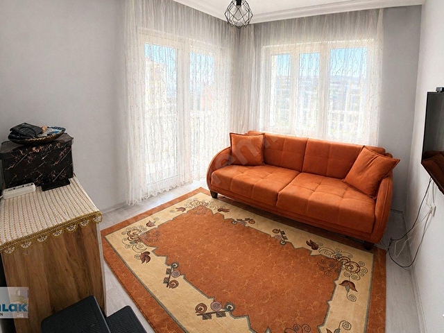 Ayvalık Merkezde 2+1 ve 3+1 Kullanımlı 3 Katlı Bina - Görsel 18