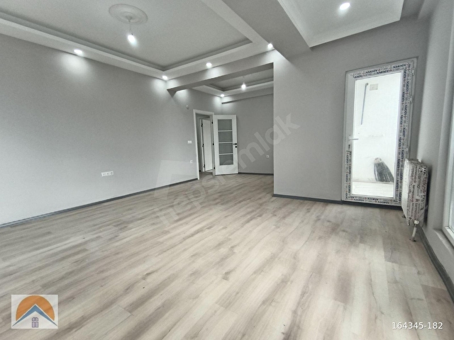 ÇEKMEKÖY EKŞİOĞLU MAH. 5+1 ÇATI DUBLEKS 180 m2 - Görsel 19