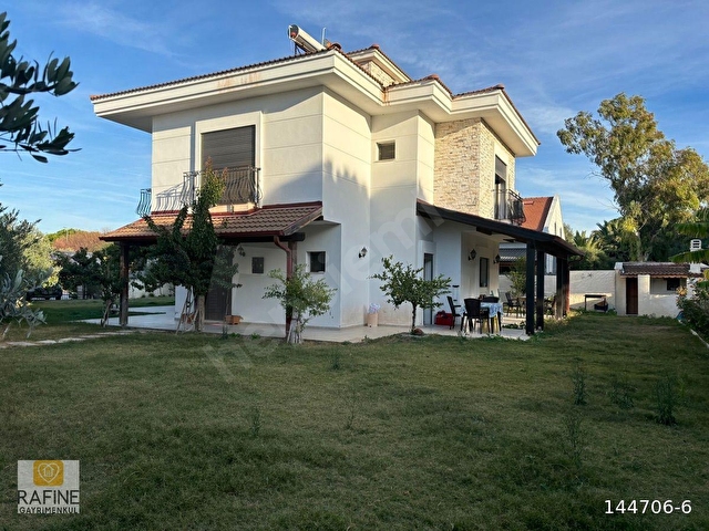 ILICA NIN EN GÖZDE YERİNDE GENİŞ BAHÇELİ MÜSTAKİL VİLLA - Görsel 15
