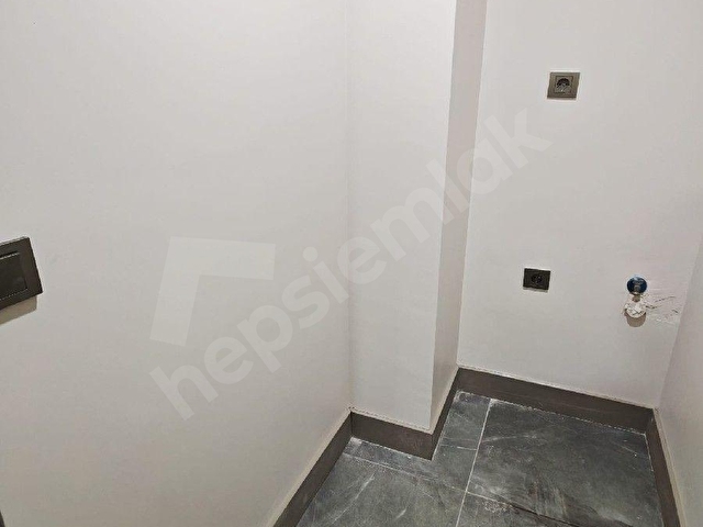 ÜSKÜDARDA K OTOPARLI LÜKS SİTEDE 3+1 SIFIR ARA KAT DAİRE - Görsel 23
