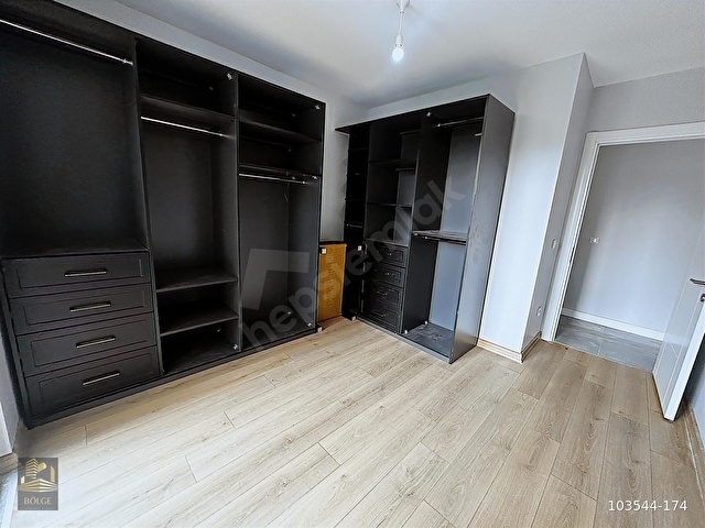 BÖLGE EMLAKTAN SİLTAŞ PANAROMADA ARA KAT KÖŞE KONUMLU 2+1 DAİRE - Görsel 3