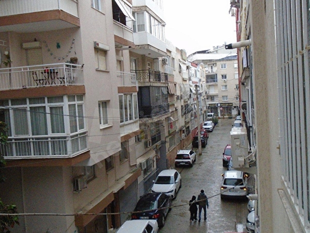 KARŞIYAKA BAHRİYE ÜÇOK İZBANA YAKIN KİRALIK 2+1 DAİRE - Görsel 4