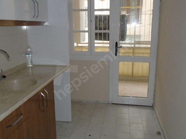 KARŞIYAKA BAHRİYE ÜÇOK İZBANA YAKIN KİRALIK 2+1 DAİRE - Görsel 8