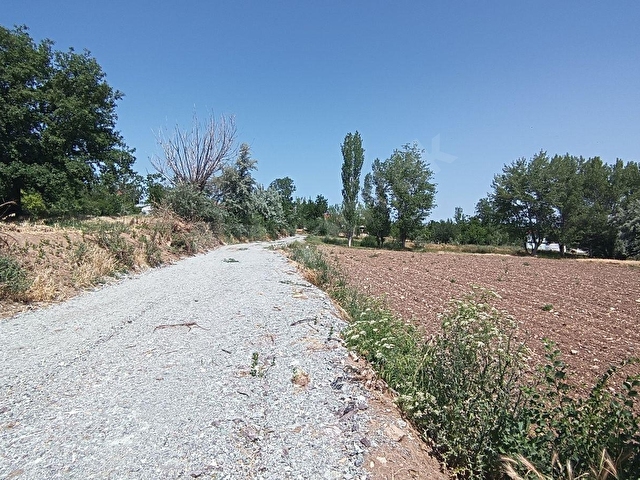 YALVAÇ KURUSARI YEŞİLLİKLER İÇERİSİNDE İMARLI 520M2 SATILIK ARSA - Görsel 11