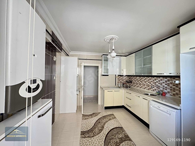 KARDEŞLERDEN 3+1 EBEVEYNLİ FULL YAPILI MERKEZİ KONUM - Görsel 3