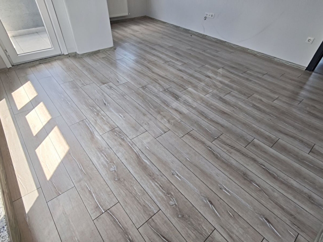 AKŞEMSETİN MAH.DE KURTKÖYE SINIR İEET KARŞISI 2+1 100M2 ARA KAT