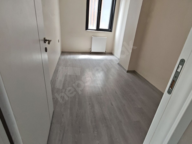 AKŞEMSETİN MAH.DE KURTKÖYE SINIR İEET KARŞISI 2+1 100M2 ARA KAT - Görsel 3