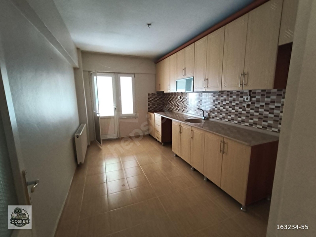 AYVALIK MARİNAYA YAKIN KALORİFERLİ KİRALIK 3+1 GENİŞ DAİRE - Görsel 3