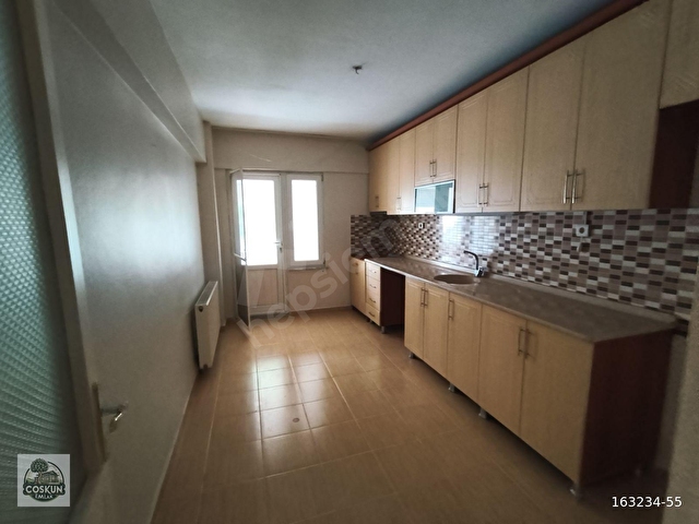 AYVALIK MARİNAYA YAKIN KALORİFERLİ KİRALIK 3+1 GENİŞ DAİRE - Görsel 4
