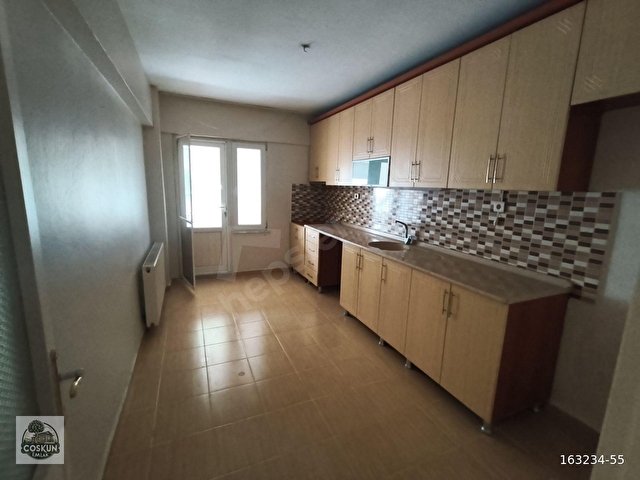 AYVALIK MARİNAYA YAKIN KALORİFERLİ KİRALIK 3+1 GENİŞ DAİRE - Görsel 26