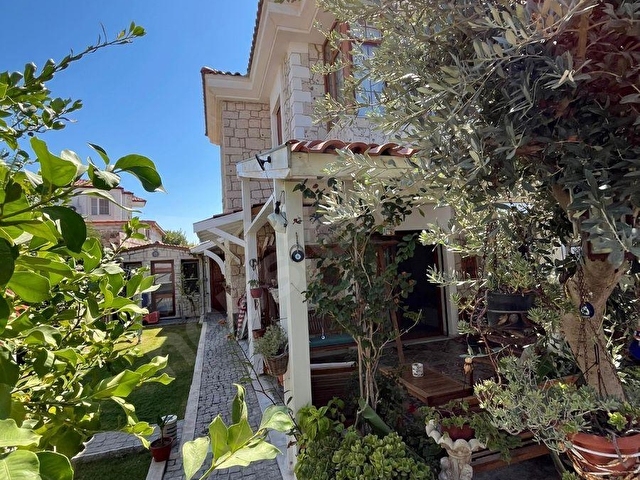 FOR SALE & FOR RENTTEN 3+1 ALAÇATIDA 300M2 İKİZİN TEKİ VİLLA - Görsel 20