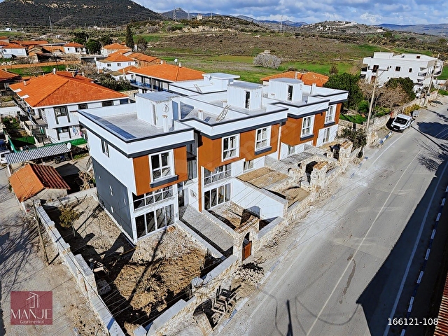 FOÇA YENİBAĞARASI 1+1 MERKEZİ KONUM YOLA CEPHE SATILIK DAİRE