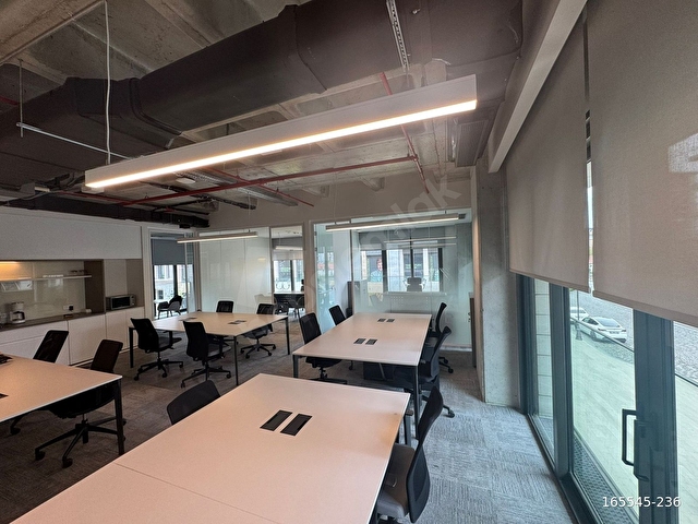 FİŞEKHANEDE 225 m² DEKORASYONLU HAZIR OFİS