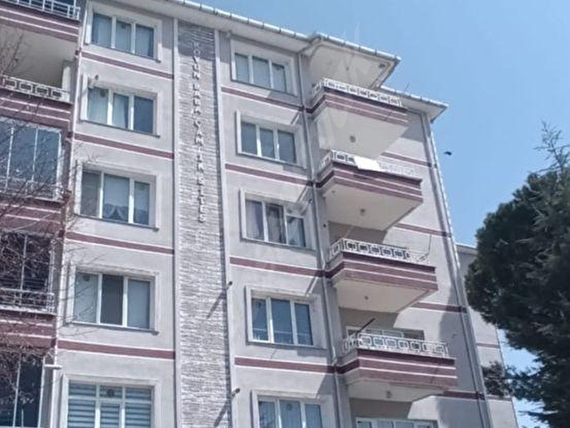 OSMANCIKTA KOYUNBABADA TÜRBESİNİN YANINDA ÇİFT BALKONLU GENİŞ 3.KAT.3+1 - Görsel 24