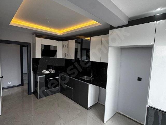MENDERESTE OTURUMA HAZIR LÜX İŞÇİLİKLİ ARAKAT 2+1 DAİRE 🔑