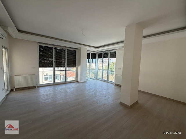 KADIKÖY KOŞUYOLUN MARMARAYIN DİBİNDE, PANORAMİK DENİZ VE ŞEHİR MANZARALI 4+1 SATILIK DUBLEKS - Görsel 2
