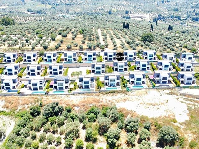 KUŞADASI MERKEZDE MÜSTAKİL ÖZEL HAVUZLU SATILIK VİLLA - Görsel 7