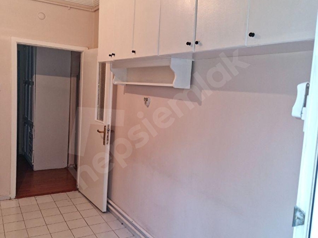 CEVİZLİDEREDE SATILIK DAİRE 3+1 1.KAT GÜNEY BATI CEPHE GÜNAYDIN FIRINI YAKINI VESTİYERLİ - Görsel 4