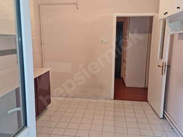 CEVİZLİDEREDE SATILIK DAİRE 3+1 1.KAT GÜNEY BATI CEPHE GÜNAYDIN FIRINI YAKINI VESTİYERLİ - Görsel 5