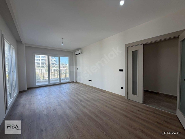 BÜYÜKÇEKMECEDE LÜKS HAVUZLU SİTEDE 2+1 ARA KAT KÖŞE DAİRE - Görsel 2
