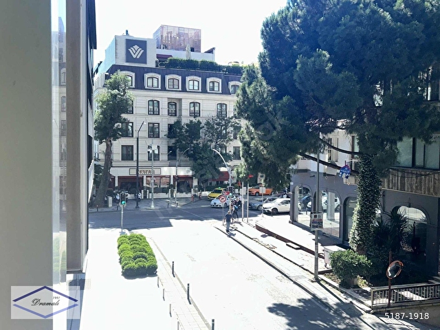 Kalamış Wyndham Otel Karşısında Genç, 4 katlı Binada 2+1 - Görsel 11