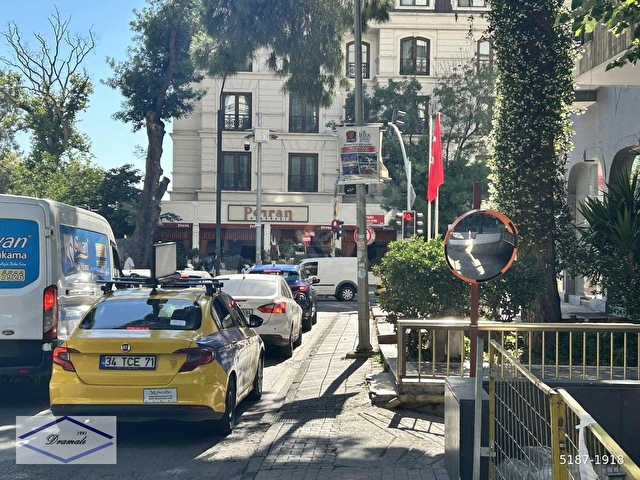 Kalamış Wyndham Otel Karşısında Genç, 4 katlı Binada 2+1 - Görsel 14