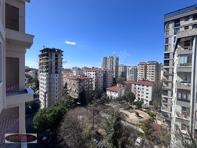 ERENKÖYDE MERKEZİ LOKASYONDA BALKONLU 74 M2 NET ARAKAT