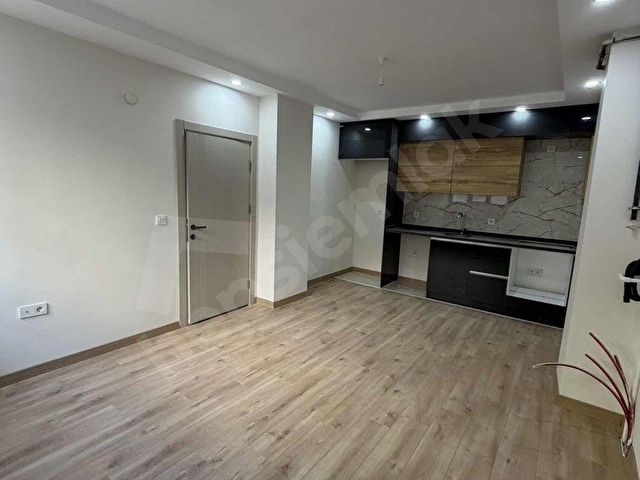 TAPU MASRAFSIZ CEPHE SEÇENEKLERİYLE 1+1 SATILIK ARA KAT DAİRE - Görsel 3