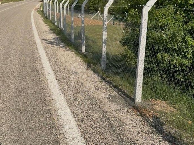 DERBENT YOLU ÜZERİNDE ASFALT YOLA CEPHELİ 684 M² SATILIK BAHÇE - Görsel 4