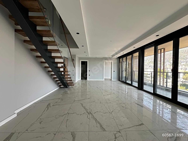 ALANYA GÜLLER PINARI MAHALLESİ PLAZA DA KİRALIK 3+1 OFİS